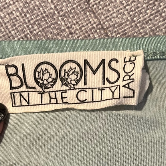 BLOOMS in the CITY | Faux wrap floral print top - Picture 5 of 6